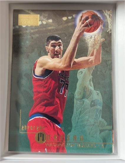 1996-97 SkyBox Premium #128 Gheorghe Muresan — front