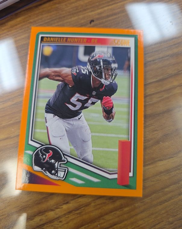 2025 Panini Score #42 Danielle Hunter — front