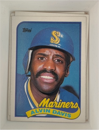 1989 Topps #687 Alvin Davis — front