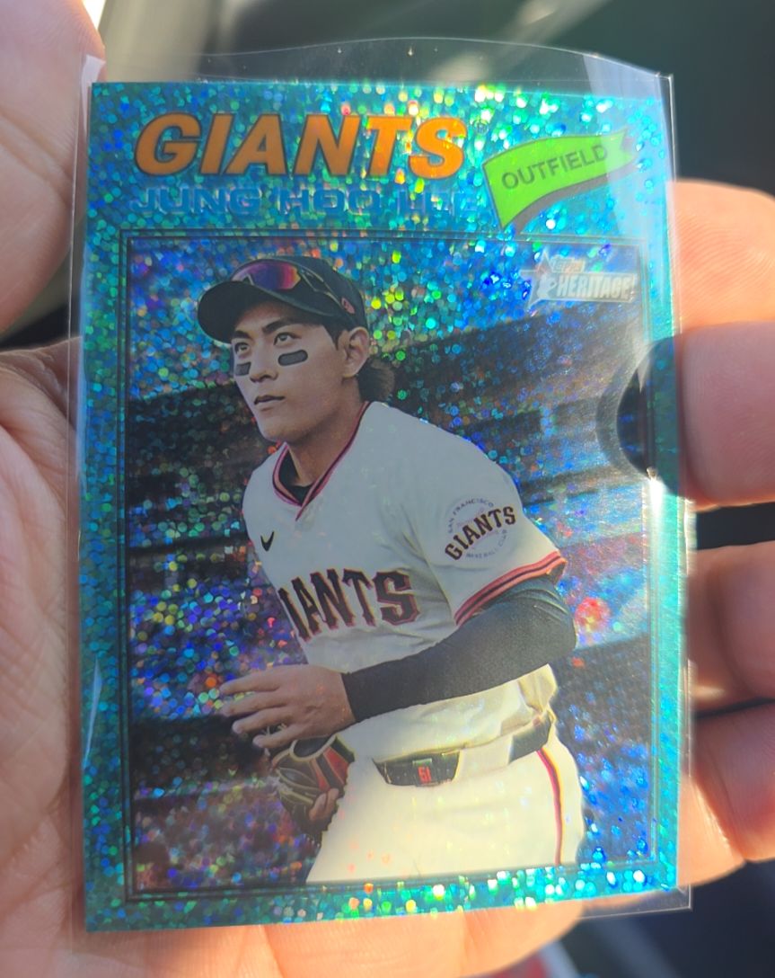 2026 Topps Heritage Chrome Blue Sparkle #171 Jung Hoo Lee — front