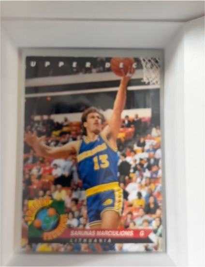 1992-93 Upper Deck Foreign Exchange #FE4 Sarunas Marciulionis — front