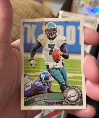 2011 Topps #440 Michael Vick — front