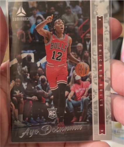 2021-22 Panini Chronicles Luminance #241 Ayo Dosunmu — front