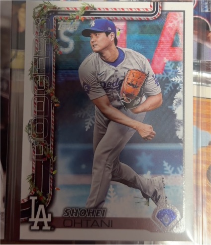 2025 Topps Holiday #H1 Shohei Ohtani — front