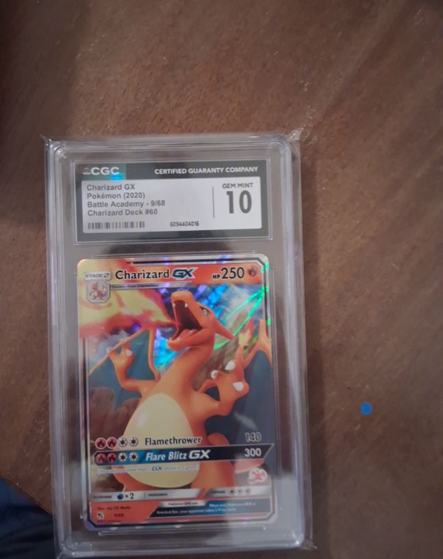 2020 Pokémon Battle Academy #9/68 Charizard GX — front