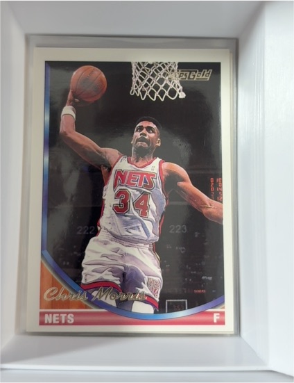 1993-94 Topps Gold #8 Chris Morris — front