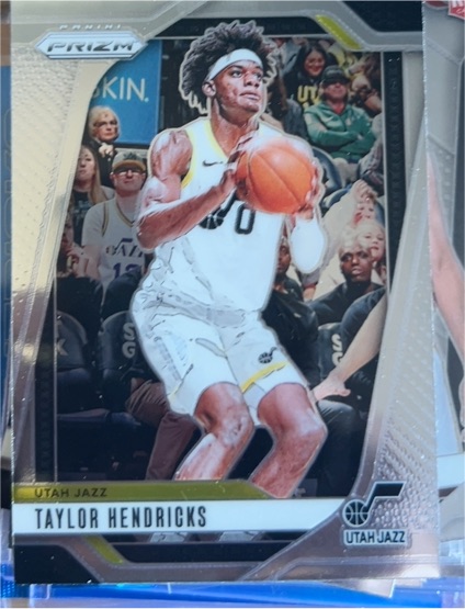 2024-25 Panini Prizm #32 Taylor Hendricks — front