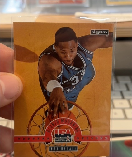 1994 SkyBox USA #4 Alonzo Mourning — front