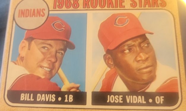 1968 Topps #432 Rookie Stars Bill Davis Jose Vidal — front