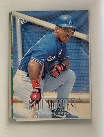 1996 Fleer Ultra #222 Raul Mondesi — front