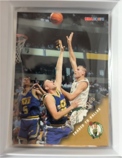 1996-97 Hoops #10 Eric Montross Dallas Mavericks — front