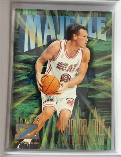 1996-97 SkyBox Z-Force #115 Dan Majerle — front