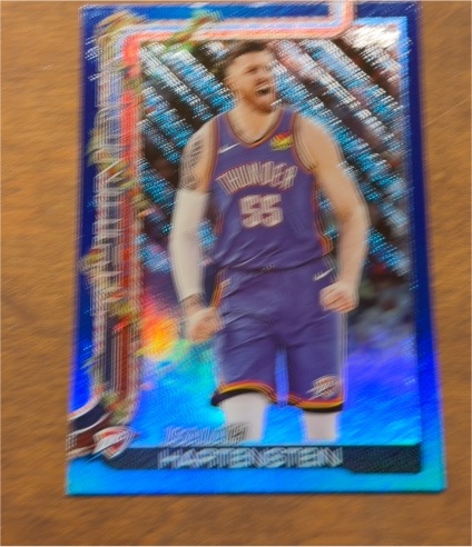 2025-26 Topps Holiday #H95 Isaiah Hartenstein — front
