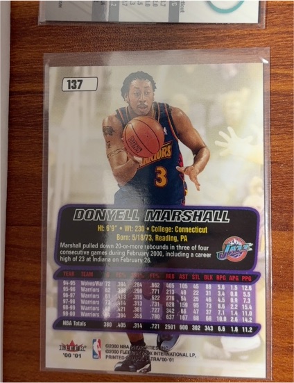 2000 Fleer #137 Donyell Marshall — front