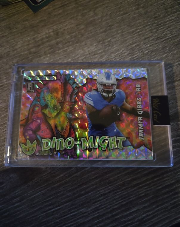 2023 Wild Card Alumination Dino-Might #AD-JG Jahmyr Gibbs — front