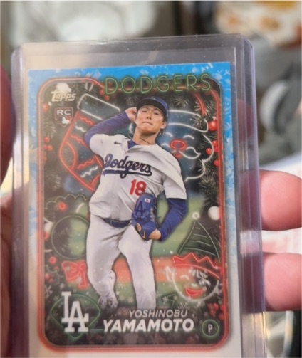 2024 Topps Holiday #H88 Yoshinobu Yamamoto — front