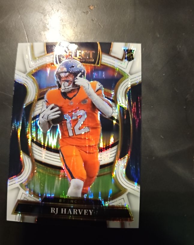 2025 Panini Select #10 RJ Harvey — front