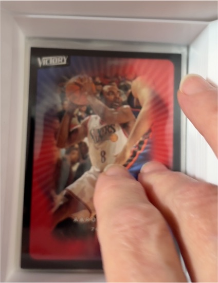 2003-04 Upper Deck Victory #41 Kobe Bryant — front