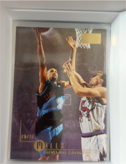 1996-97 SkyBox Premium #22 Chris Mills — front