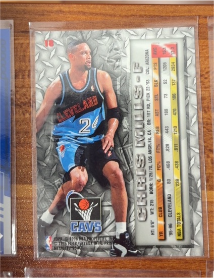 1996 Skybox #16 Chris Mills — front