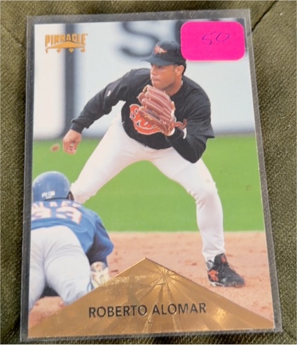 1996 Pinnacle #242 Roberto Alomar — front