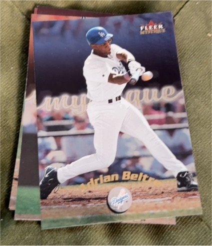 2000 Fleer Mystique #77 Adrian Beltre — front