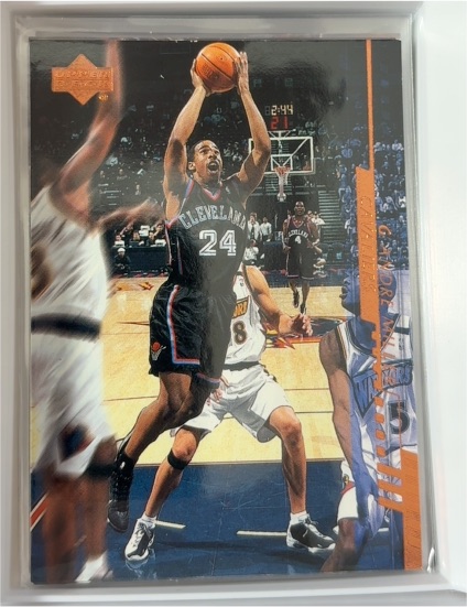 2000-01 Upper Deck #28 Andre Miller — front