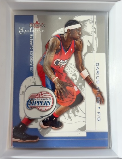 2001-02 Fleer Exclusive #16 Darius Miles — front