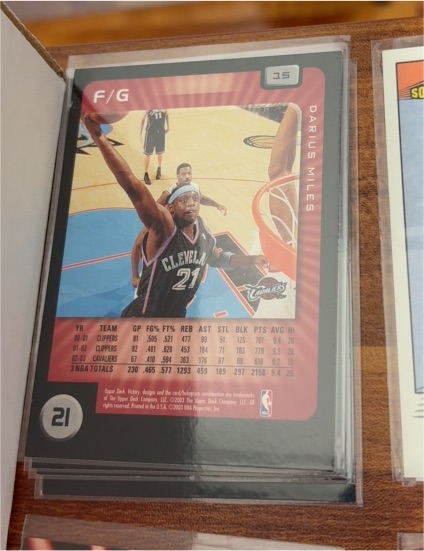 2001 Fleer #21 Darius Miles — front