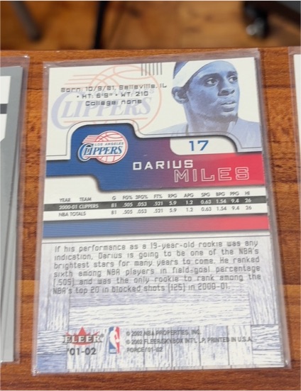 2001 Fleer #17 Darius Miles — front