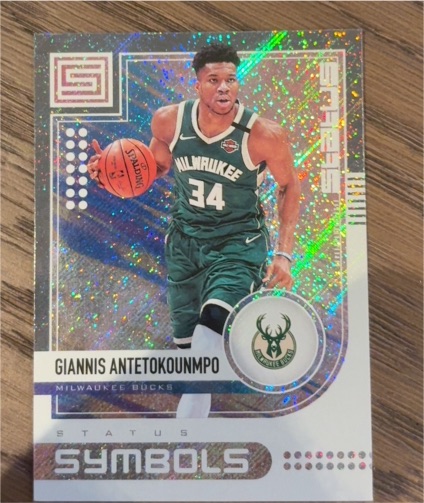 2019-20 Panini Status #4 Giannis Antetokounmpo Status Symbols — front