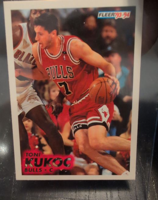 1993-94 Fleer #260 Toni Kukoc — front