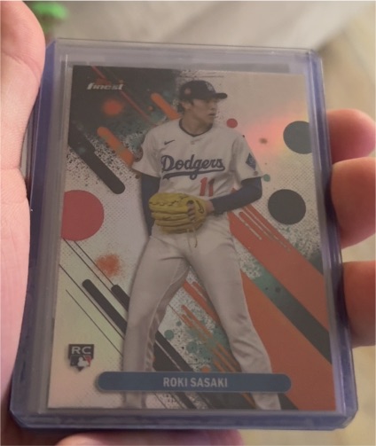 2025 Topps Finest #40 Roki Sasaki — front