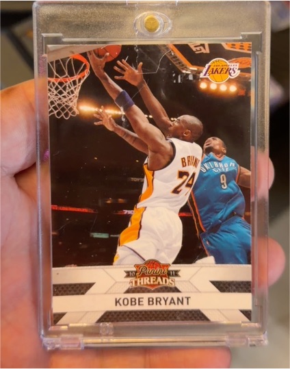 2010-11 Panini Threads #129 Kobe Bryant — front