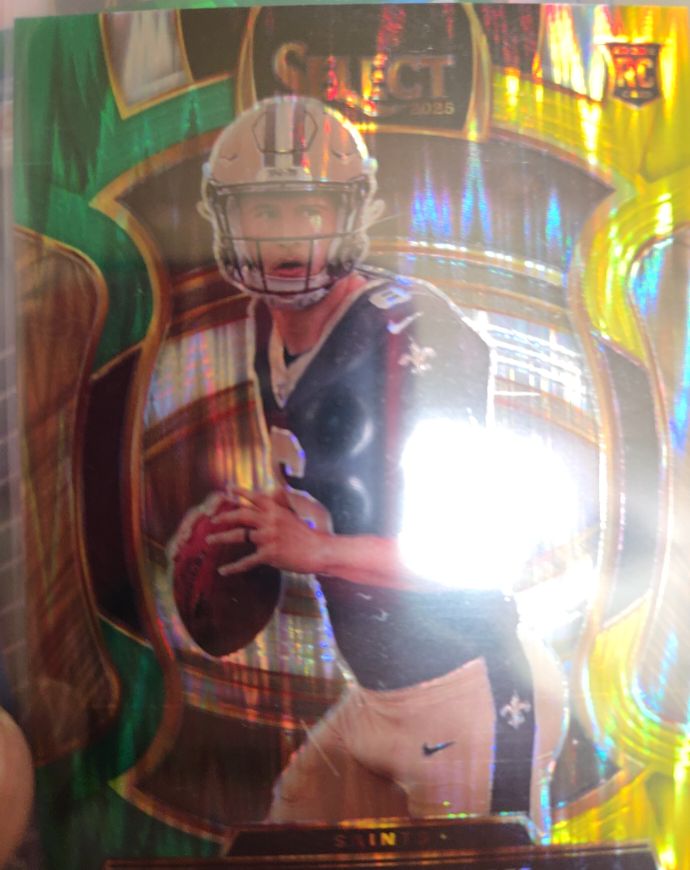 2025 Panini Select #41 Tyler Shough Green & Yellow Shock — front