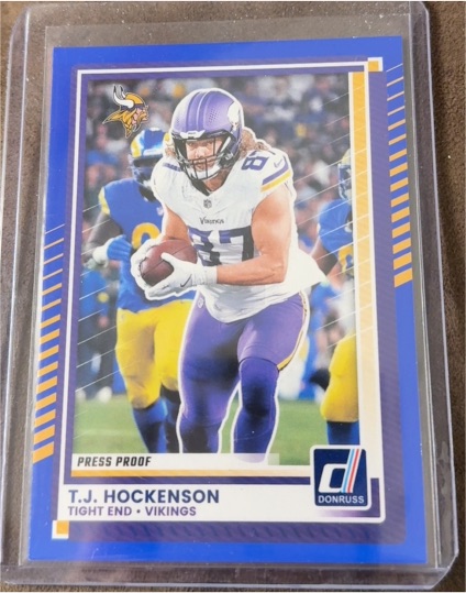 2025 Panini Donruss #215 T.J. Hockenson — front
