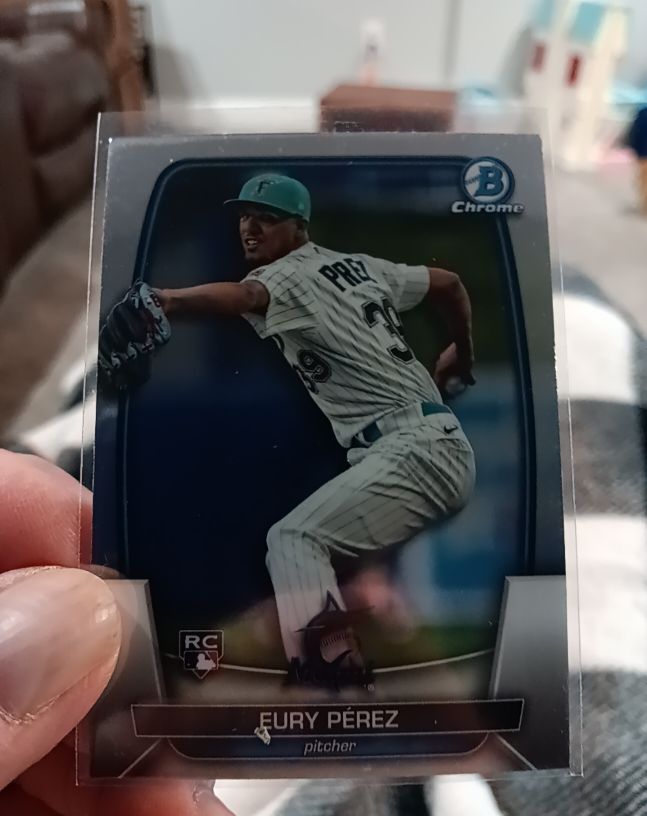 2023 Bowman Chrome #90 Eury Pérez — front