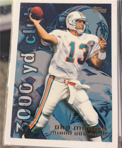 1995 Topps #31 Dan Marino 3000 Yard Club — front