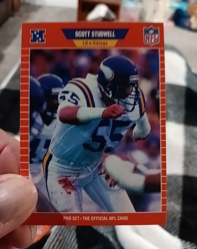 1989 Pro Set #240 Scott Studwell — front