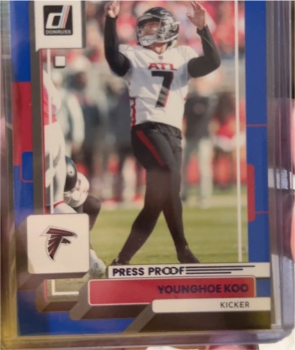2022 Donruss #233 Younghoe Koo Blue Press Proof — front