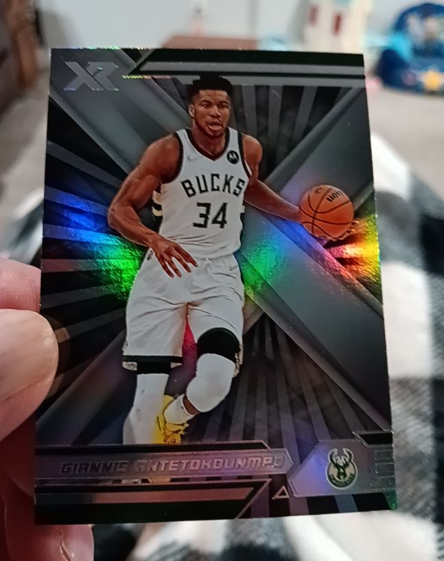 2021-22 Panini Chronicles XR #393 Giannis Antetokounmpo — front