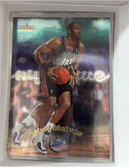 2000-01 Fleer Mystique #21 Karl Malone — front