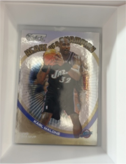 2001-02 Topps TCC Heart of a Champion #HC4 Karl Malone — front
