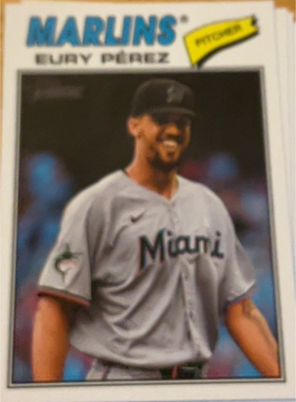 2026 Topps Heritage #18 Eury Pérez — front