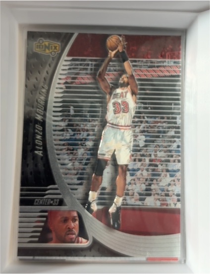 1998-99 Upper Deck Ionix #34 Alonzo Mourning — front