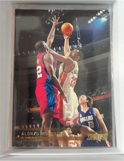 1997-98 Stadium Club Heat #134 Alonzo Mourning — front