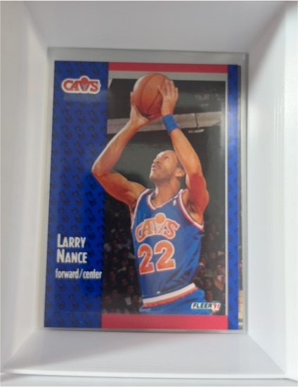 1991-92 Fleer #37 Larry Nance — front