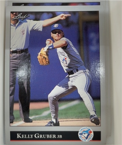 1992 Leaf #27 Kelly Gruber — front