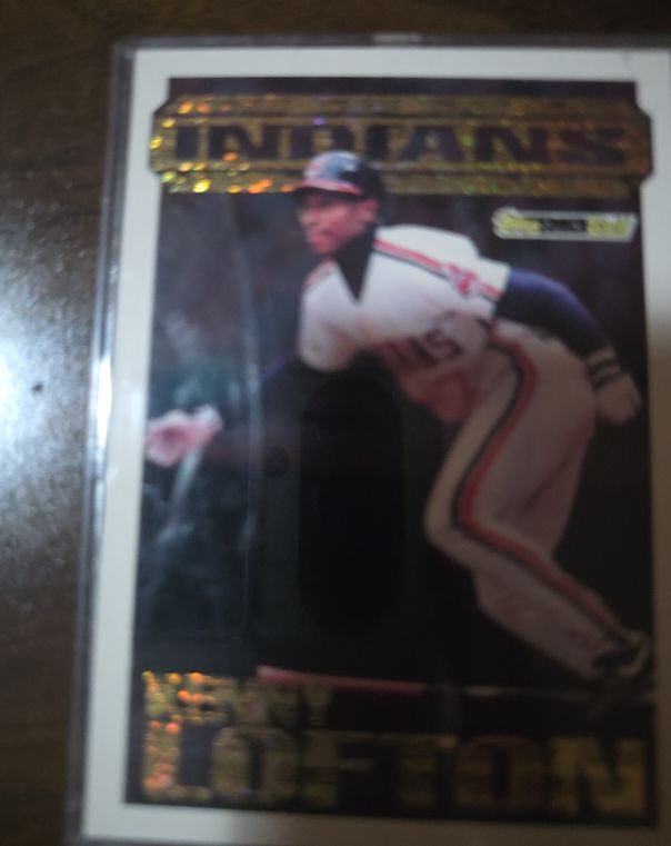 1994 Topps Black Gold #11 Kenny Lofton — front