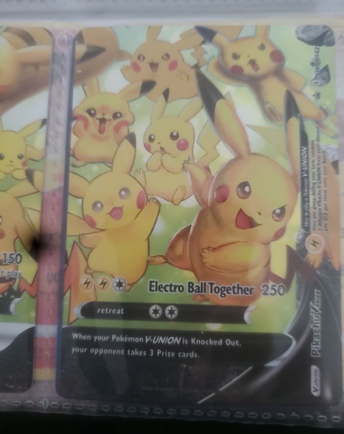 2021 Pokémon SWSH142 Pikachu V-Union — front